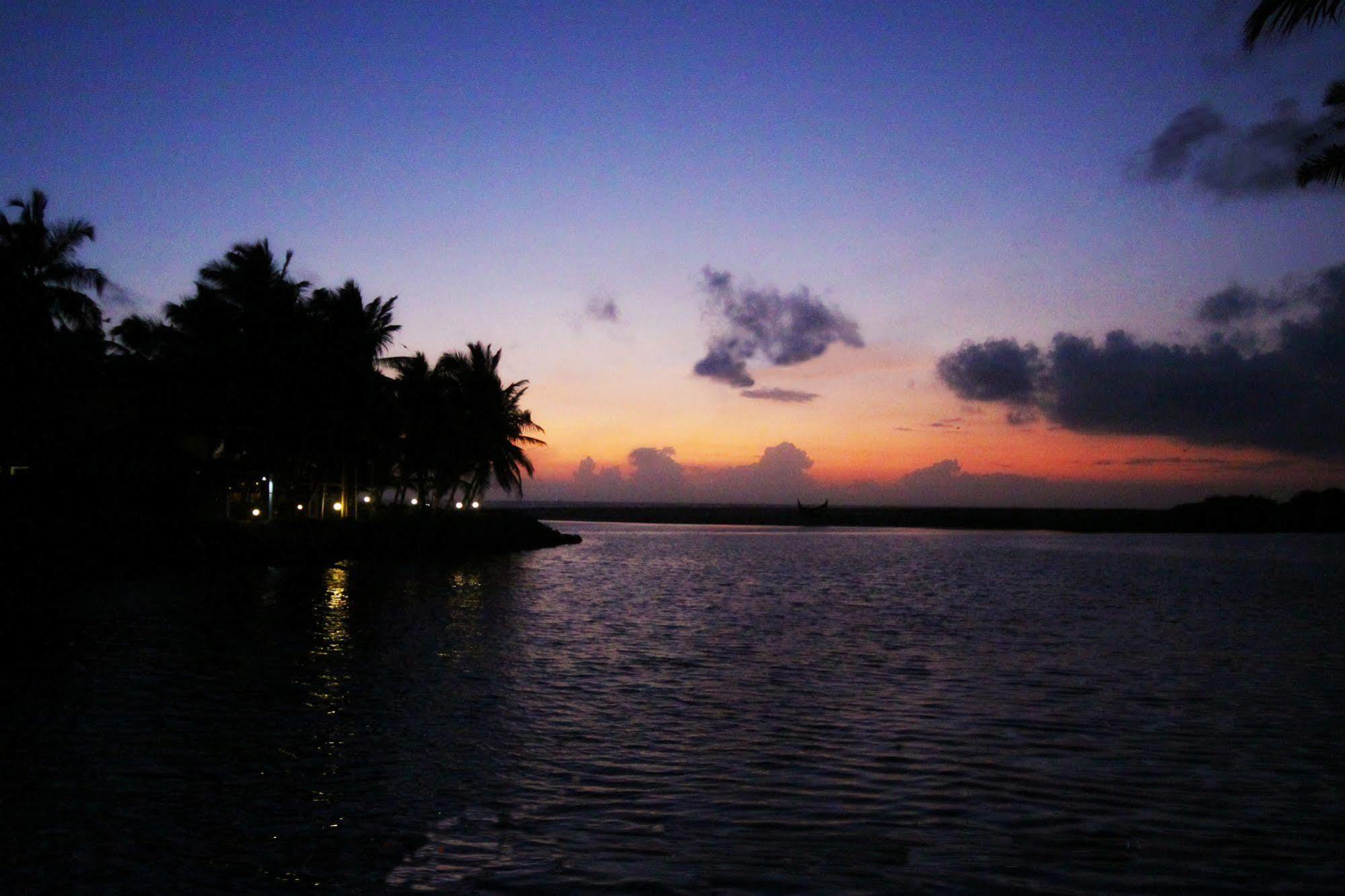 Beach And Lake Ayurvedic Resort, Kovalam Extérieur photo